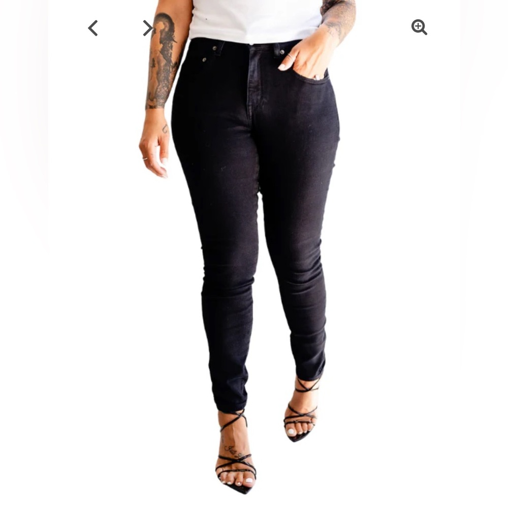 Dapper Boi Men's Skinny Jeans in Black